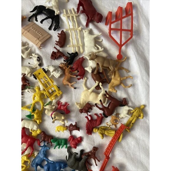 Vintage Rubber Plastic Cowboys Mix Indians Figure Collection LOT 1960's Animals - Picture 16 of 16